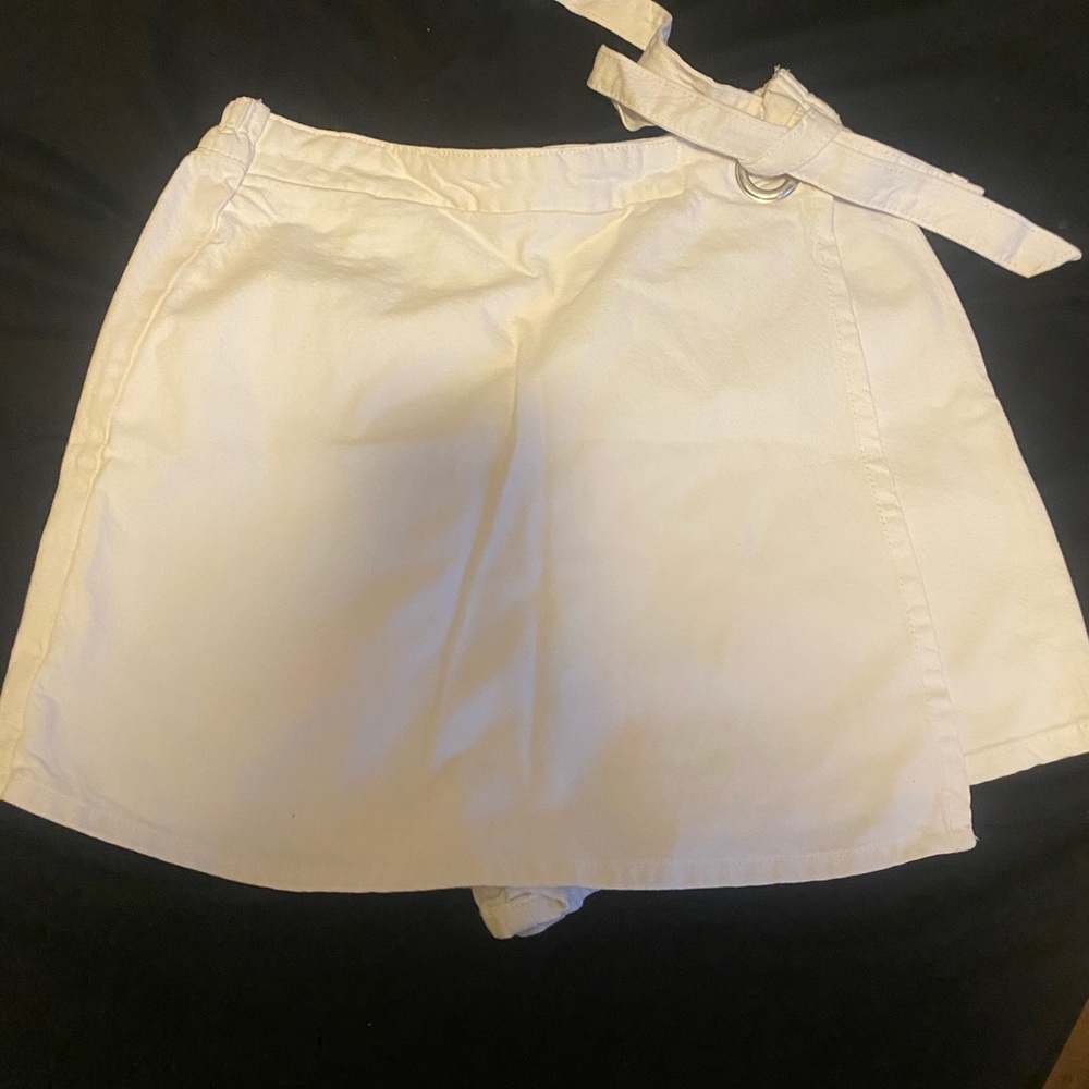 Women's White Belted Skirk